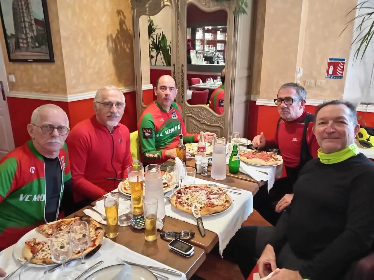 Cyclistes du VC Mouy sur la randonnée de la Grande Guerre