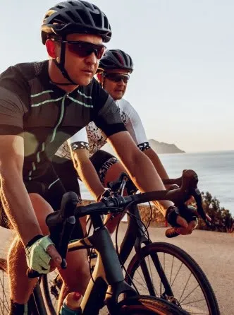 Cyclistes en randonnée