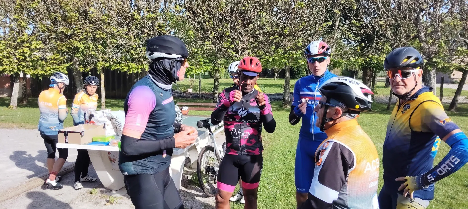 Vue panoramique du peloton du Picardo Normand 2026 sur les routes picardes