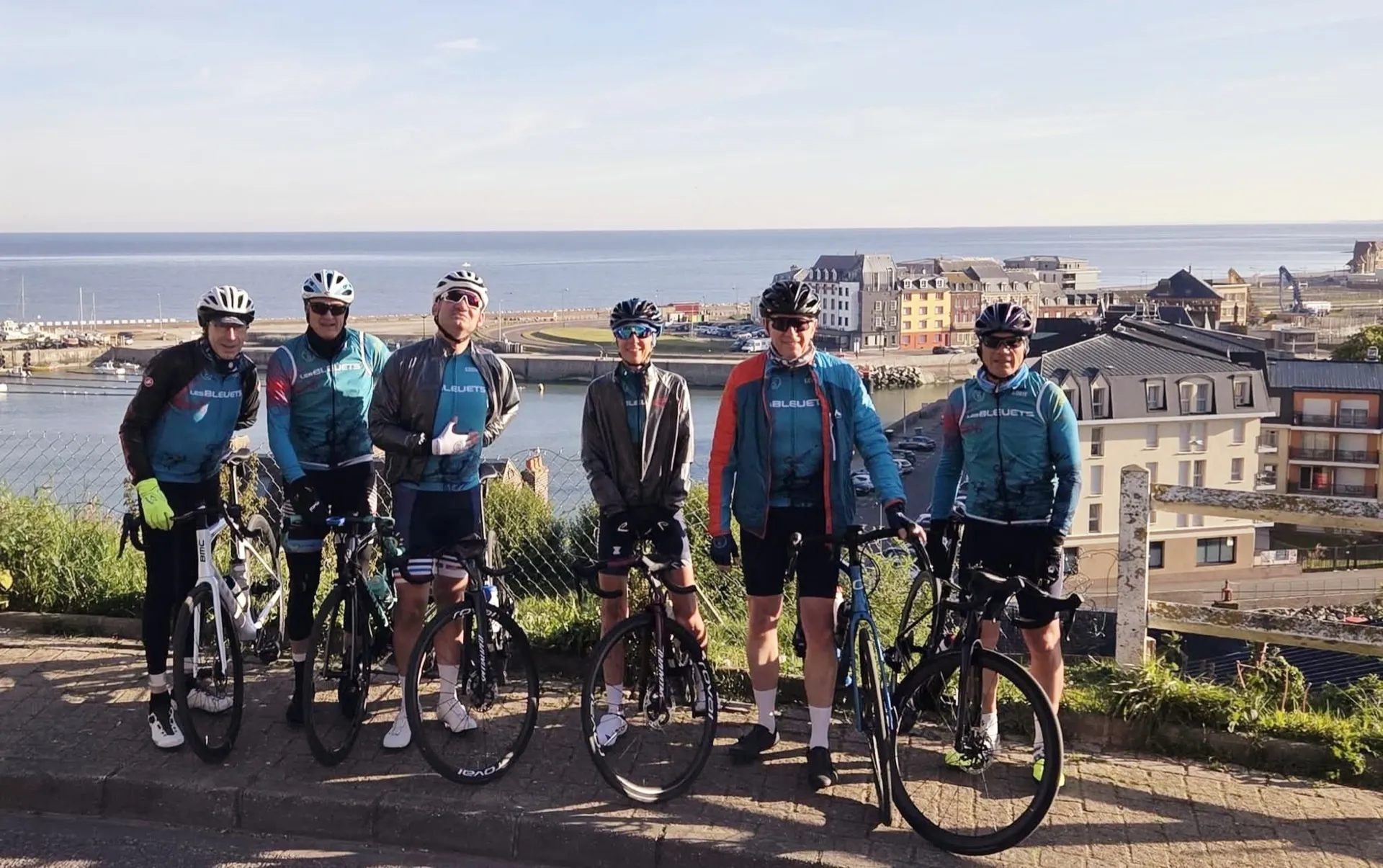 Cyclistes du Picardo Normand 2026 en route vers Le Tréport