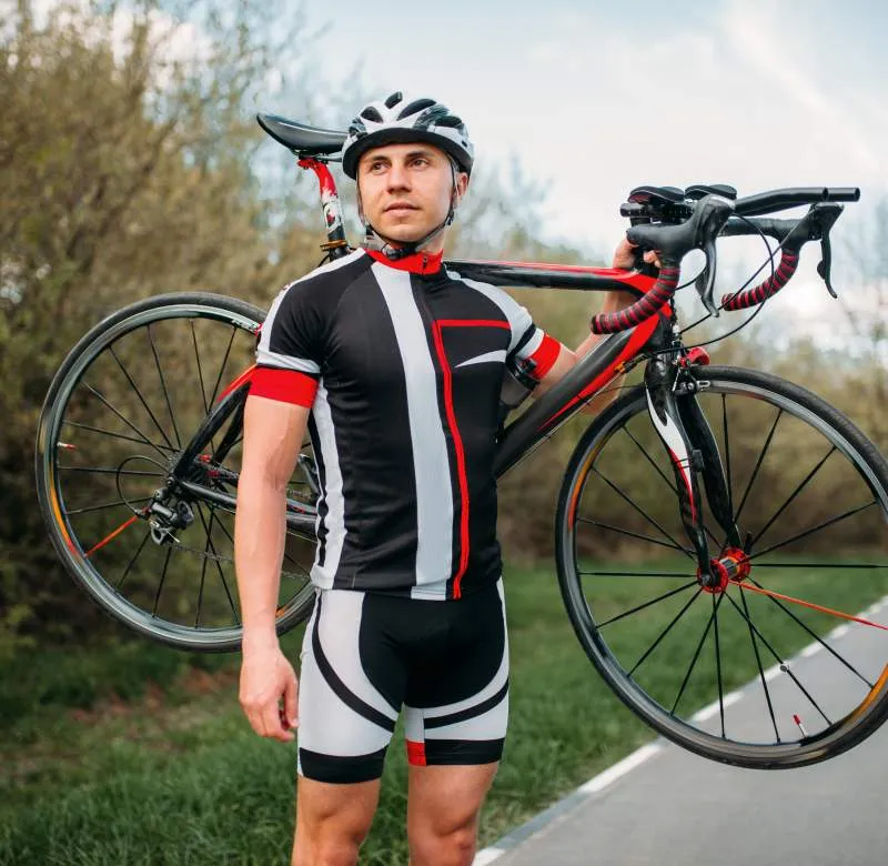 Réparation de vélo en atelier
