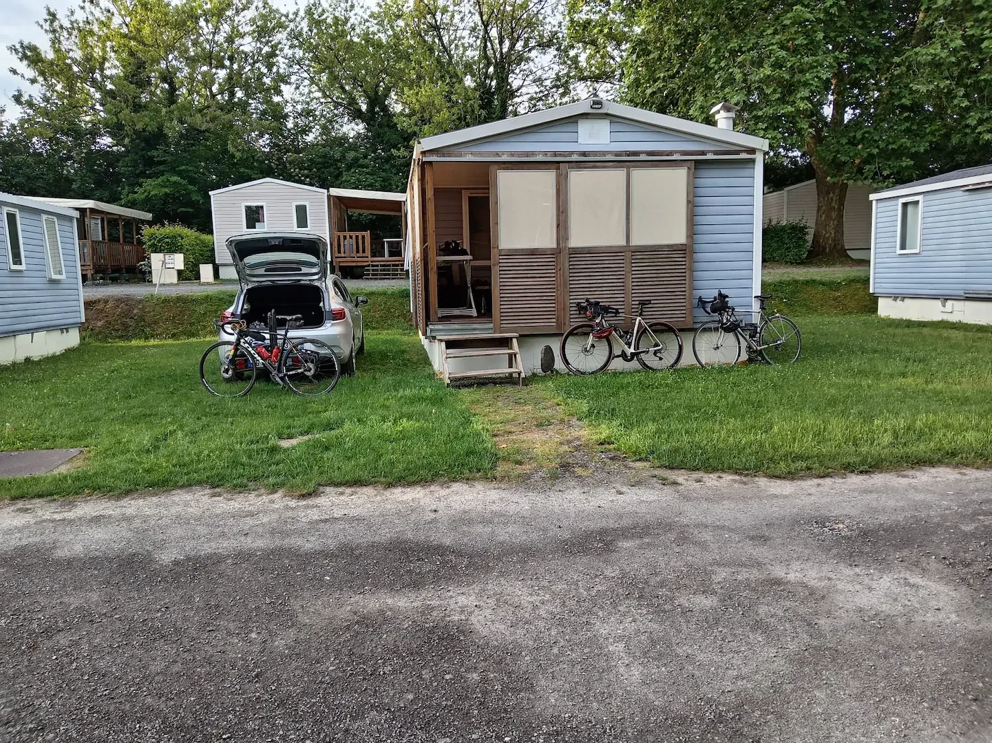 Mobil-home du camping de Péronne pendant le week-end cyclotouriste dans la Somme